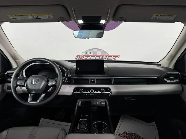 2025 Honda Pilot 4th Gen - Image 11 of 12