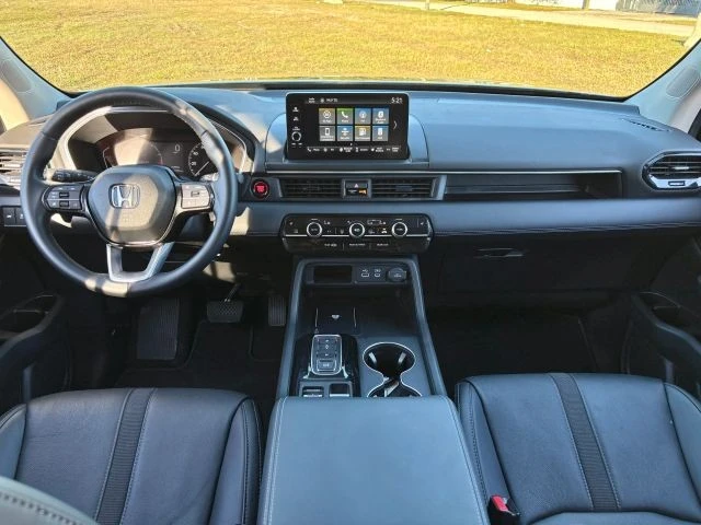 2025 Honda Pilot 4th Gen - Image 11 of 21
