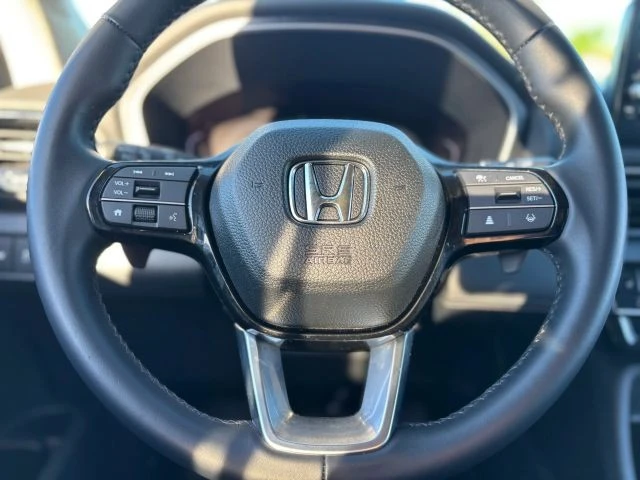 2025 Honda Pilot 4th Gen - Image 13 of 21