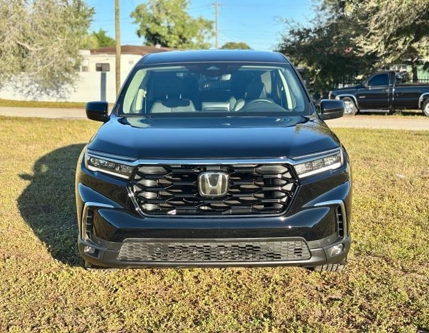2025 Honda Pilot 4th Gen - Image 2 of 21