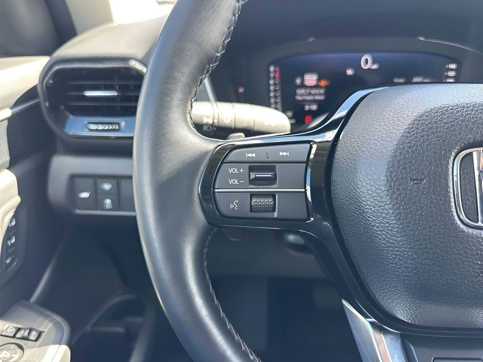 2025 Honda Pilot 4th Gen - Image 15 of 21