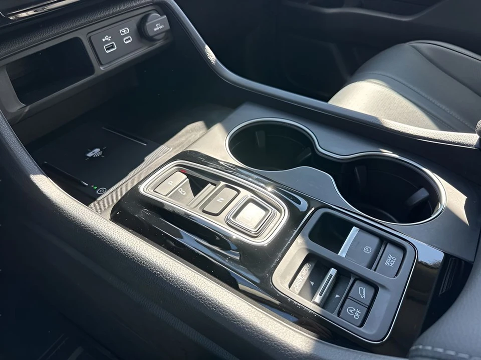 2025 Honda Pilot 4th Gen - Image 17 of 21