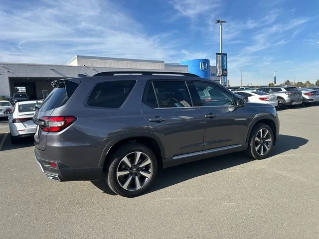 2025 Honda Pilot 4th Gen - Image 3 of 5