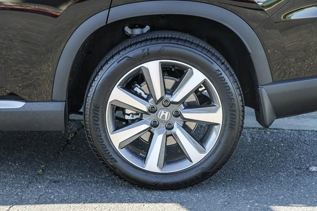 2025 Honda Pilot 4th Gen - Image 10 of 12
