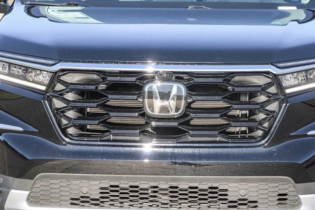 2025 Honda Pilot 4th Gen - Image 7 of 12