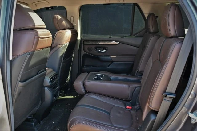 2025 Honda Pilot 4th Gen - Image 17 of 21
