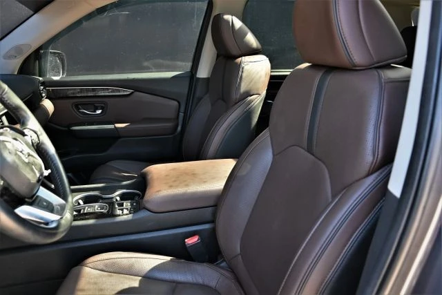 2025 Honda Pilot 4th Gen - Image 13 of 21
