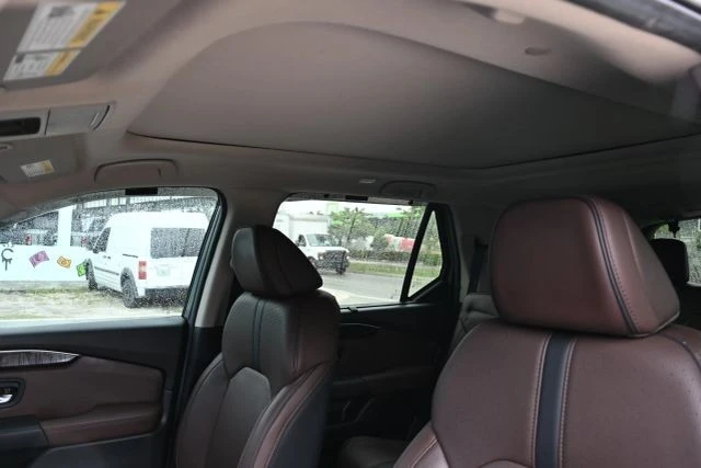 2025 Honda Pilot 4th Gen - Image 12 of 20