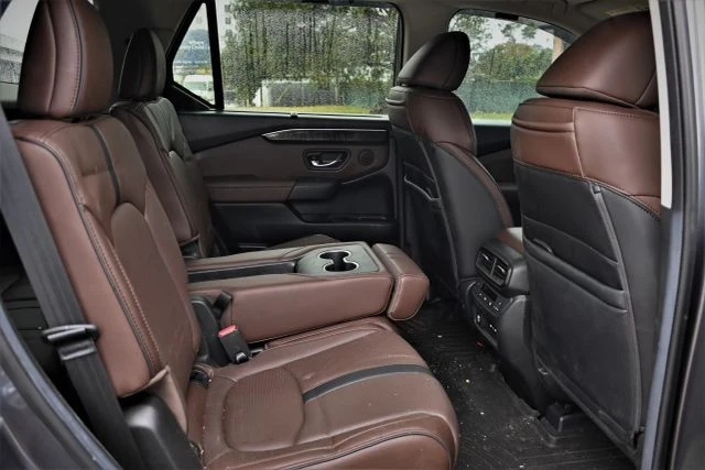 2025 Honda Pilot 4th Gen - Image 16 of 20