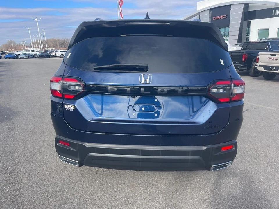 2025 Honda Pilot 4th Gen - Image 4 of 21