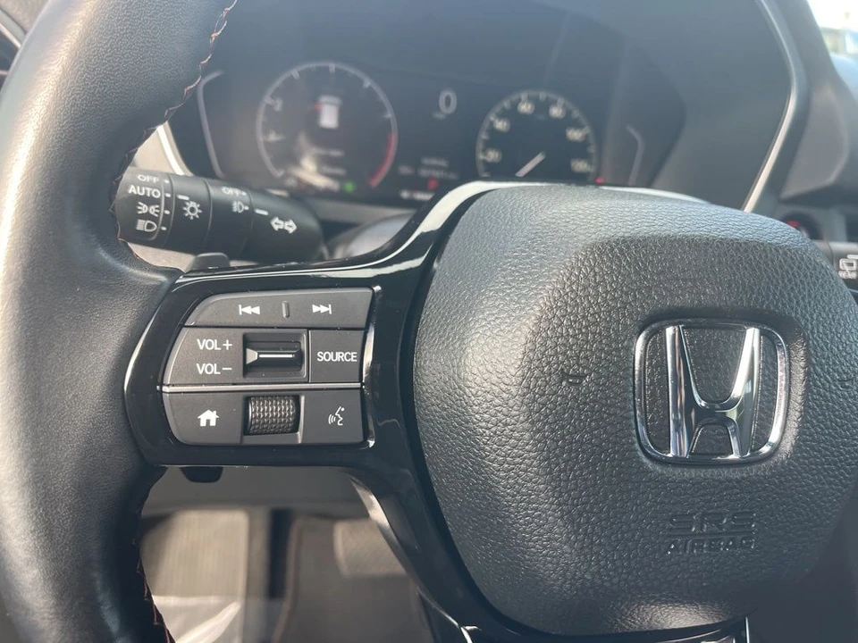 2025 Honda Pilot 4th Gen - Image 17 of 21