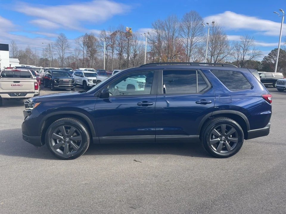 2025 Honda Pilot 4th Gen - Image 2 of 21