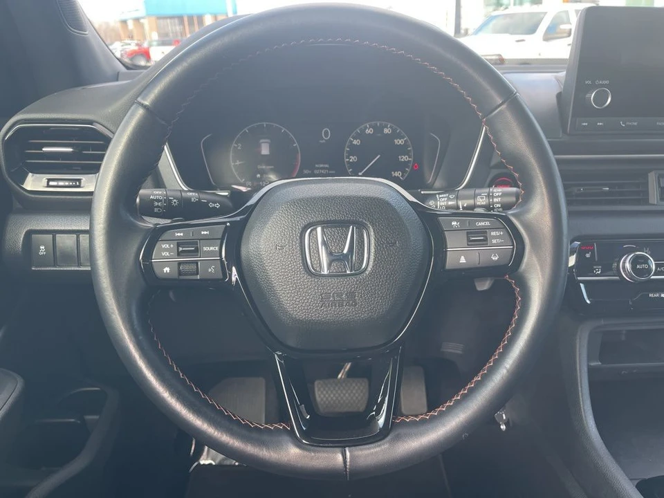 2025 Honda Pilot 4th Gen - Image 16 of 21