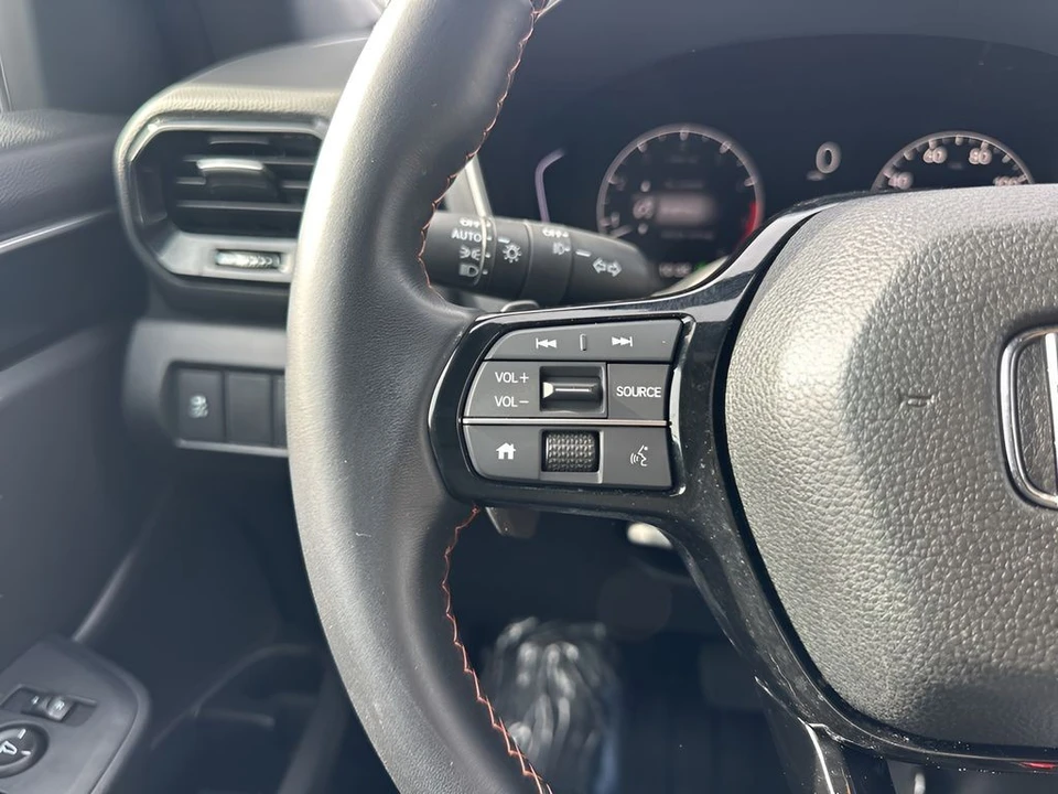 2025 Honda Pilot 4th Gen - Image 15 of 21