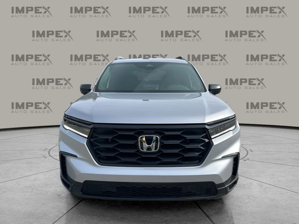 2025 Honda Pilot 4th Gen - Image 8 of 21