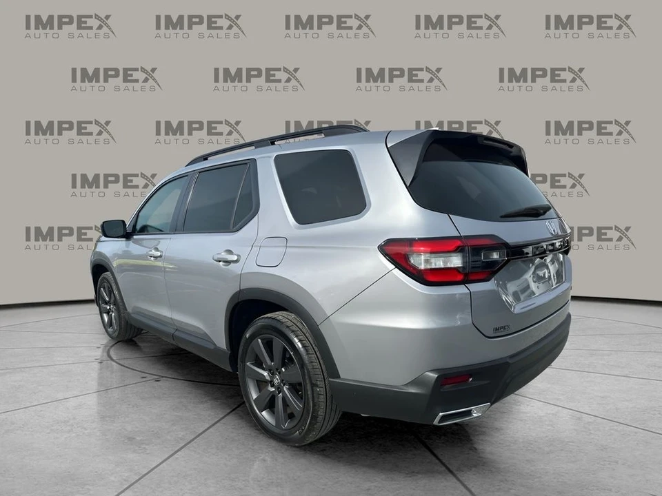 2025 Honda Pilot 4th Gen - Image 3 of 21
