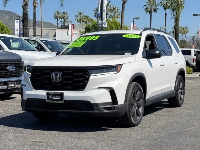 2025 Honda Pilot 4th Gen - Image 5 of 21