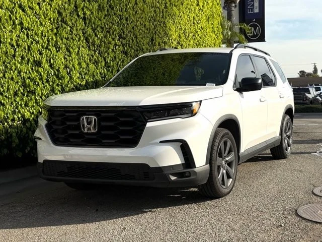 2025 Honda Pilot 4th Gen - Image 3 of 12