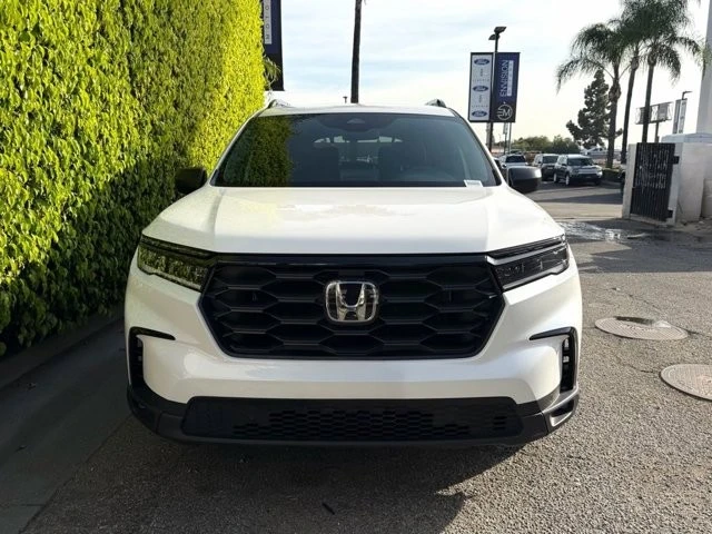 2025 Honda Pilot 4th Gen - Image 2 of 12