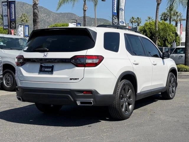2025 Honda Pilot 4th Gen - Image 8 of 21