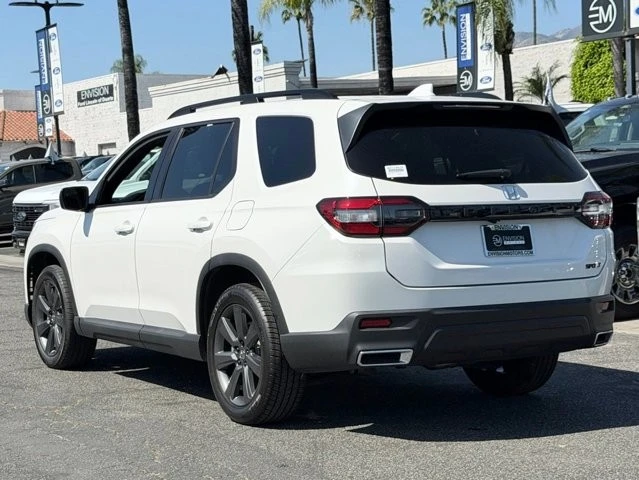 2025 Honda Pilot 4th Gen - Image 7 of 21