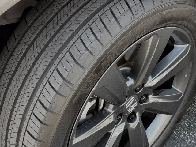 2025 Honda Pilot 4th Gen - Image 12 of 21