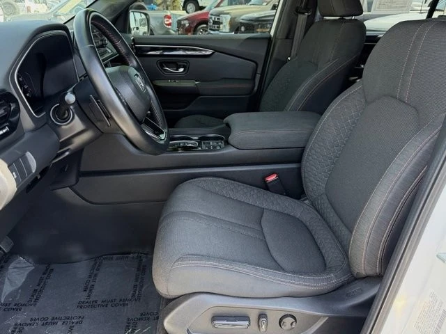 2025 Honda Pilot 4th Gen - Image 15 of 21