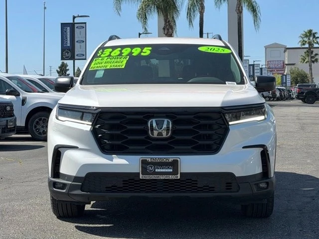 2025 Honda Pilot 4th Gen - Image 3 of 21