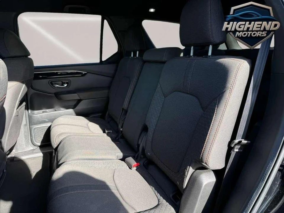 2025 Honda Pilot 4th Gen - Image 16 of 21