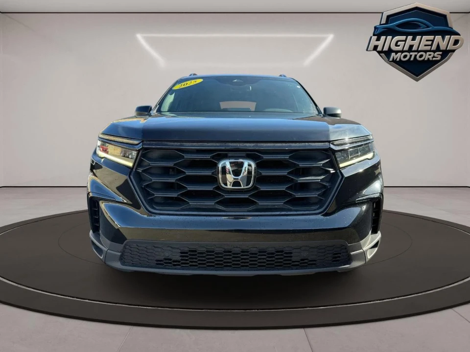 2025 Honda Pilot 4th Gen - Image 11 of 21