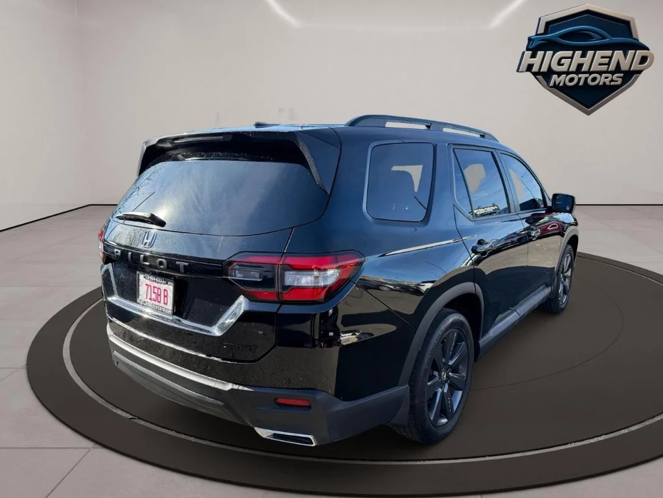 2025 Honda Pilot 4th Gen - Image 8 of 21