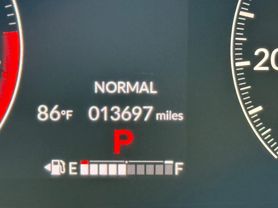 2025 Honda Pilot 4th Gen - Image 18 of 21