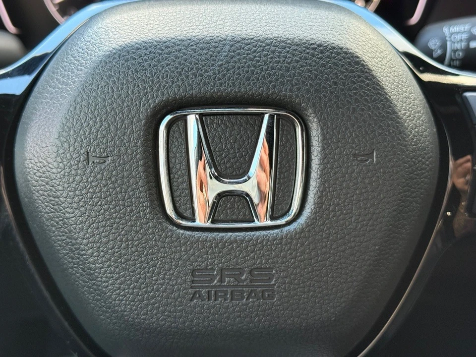 2025 Honda Pilot 4th Gen - Image 13 of 21