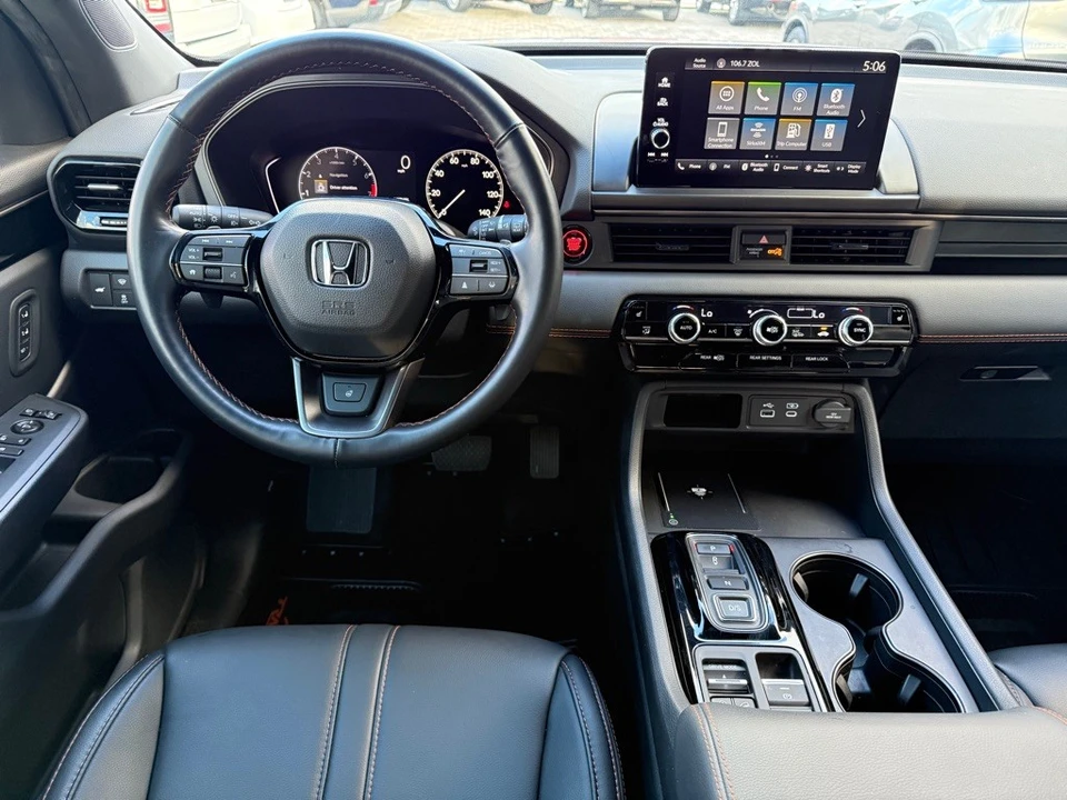 2025 Honda Pilot 4th Gen - Image 15 of 21