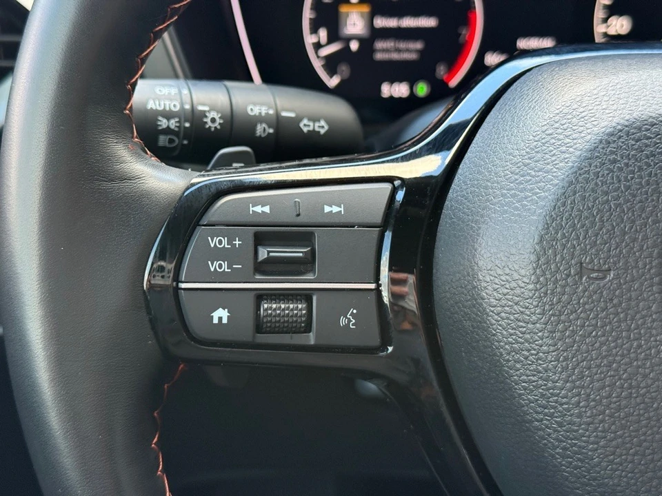 2025 Honda Pilot 4th Gen - Image 12 of 21