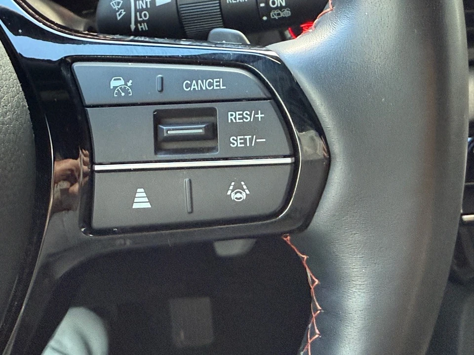 2025 Honda Pilot 4th Gen - Image 14 of 21