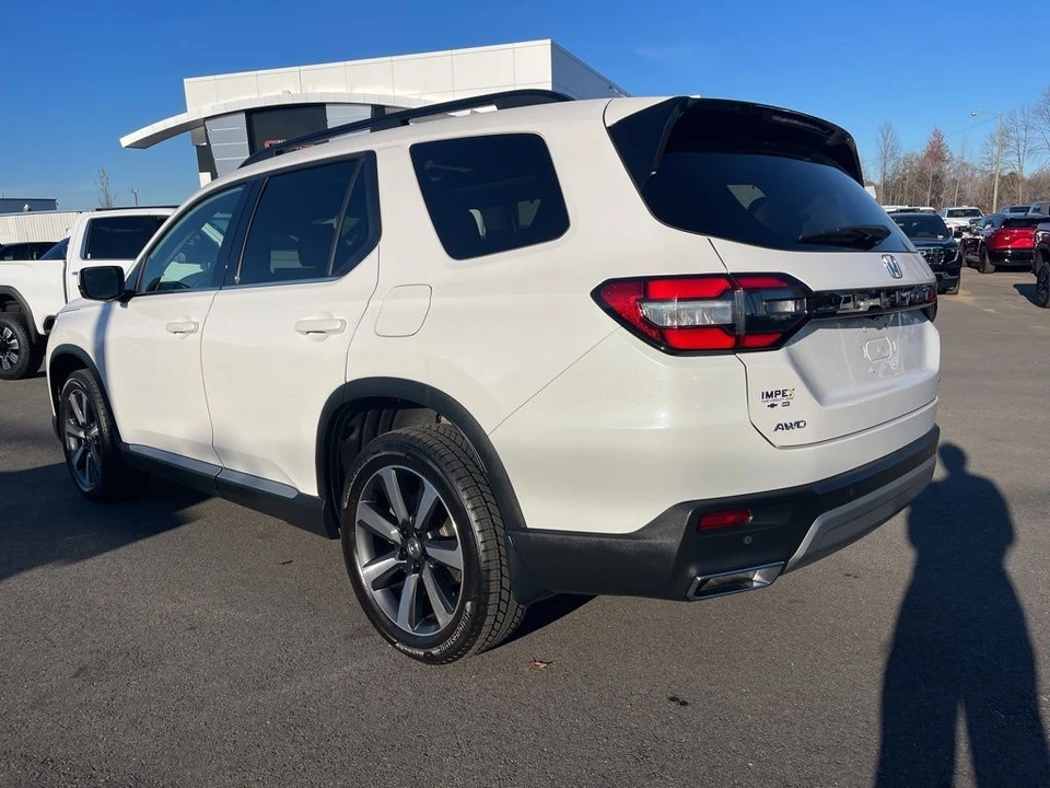 2025 Honda Pilot 4th Gen - Image 3 of 21