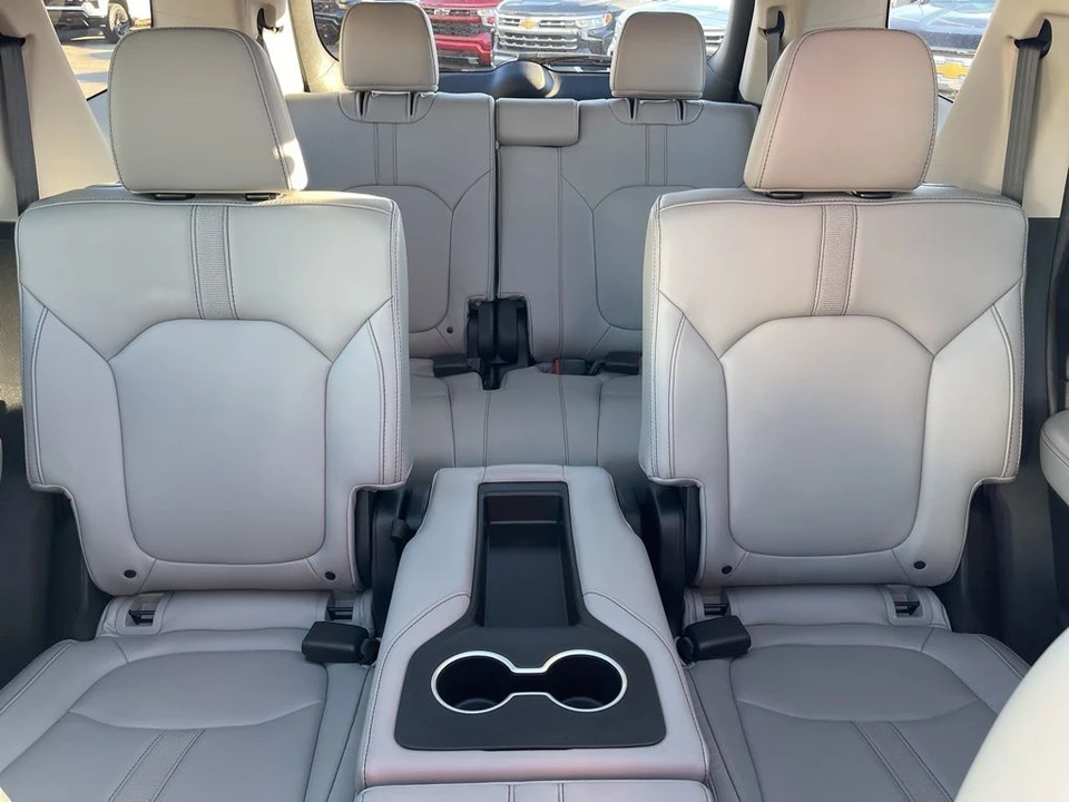 2025 Honda Pilot 4th Gen - Image 19 of 21