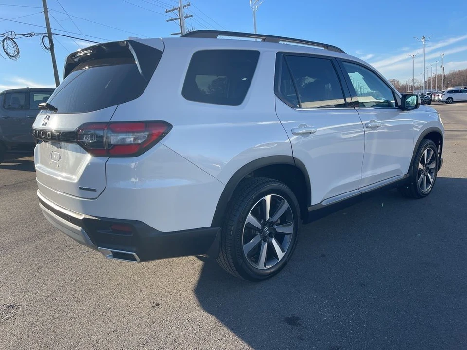 2025 Honda Pilot 4th Gen - Image 5 of 12