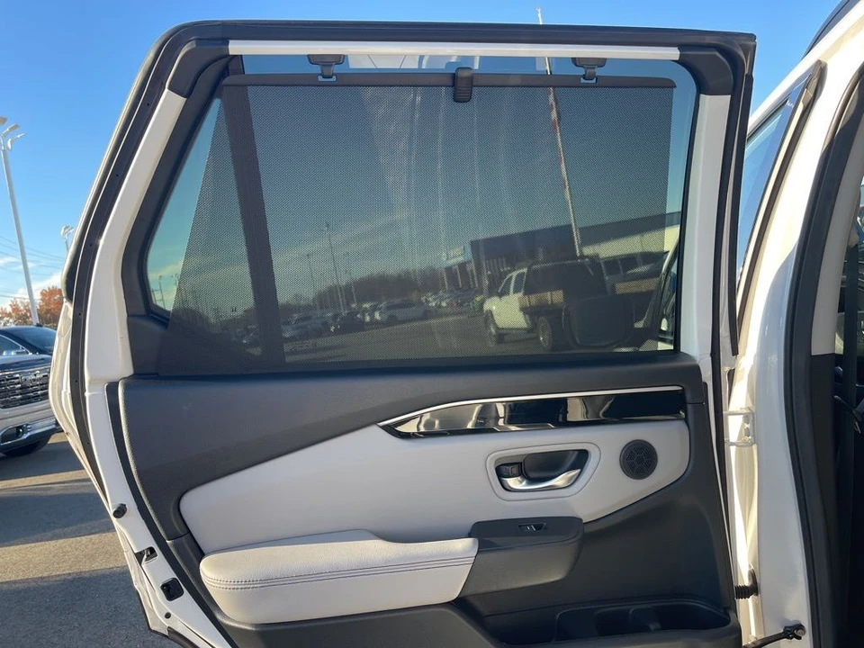 2025 Honda Pilot 4th Gen - Image 17 of 21