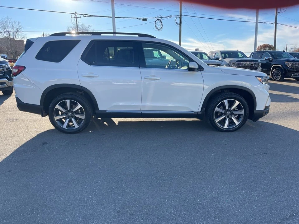 2025 Honda Pilot 4th Gen - Image 6 of 21
