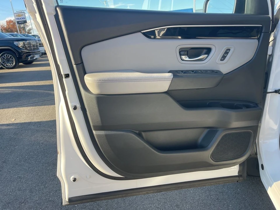 2025 Honda Pilot 4th Gen - Image 9 of 12