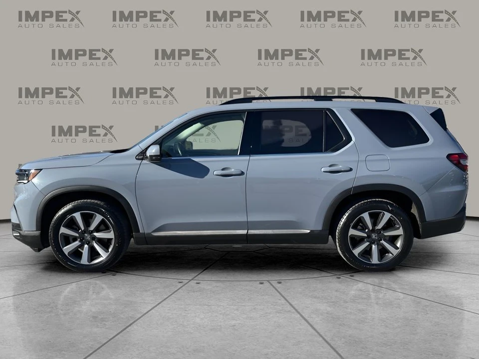 2025 Honda Pilot 4th Gen - Image 2 of 12