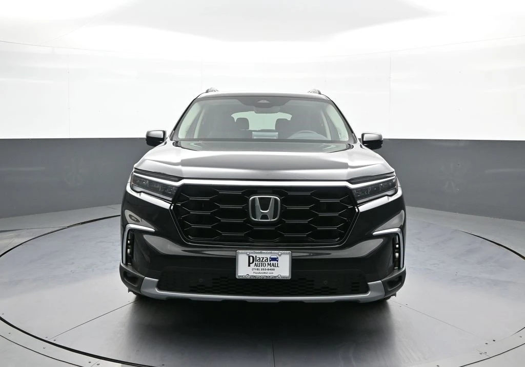 2025 Honda Pilot 4th Gen - Image 2 of 12