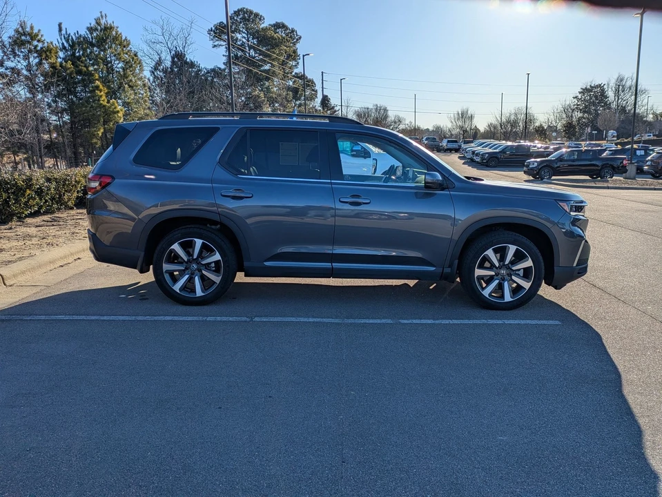 2025 Honda Pilot 4th Gen - Image 3 of 12