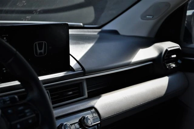 2025 Honda Pilot 4th Gen - Image 13 of 21