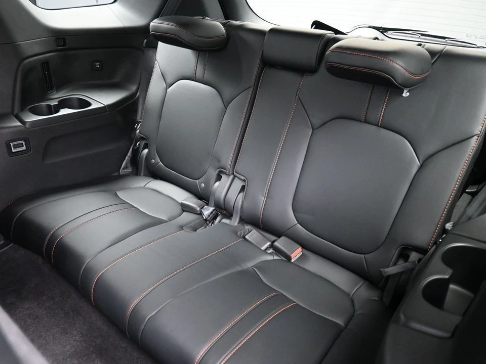 2025 Honda Pilot 4th Gen - Image 21 of 31