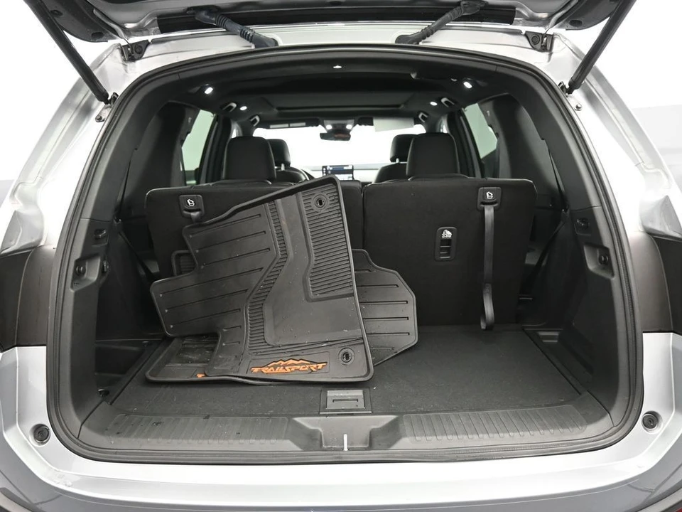 2025 Honda Pilot 4th Gen - Image 23 of 31