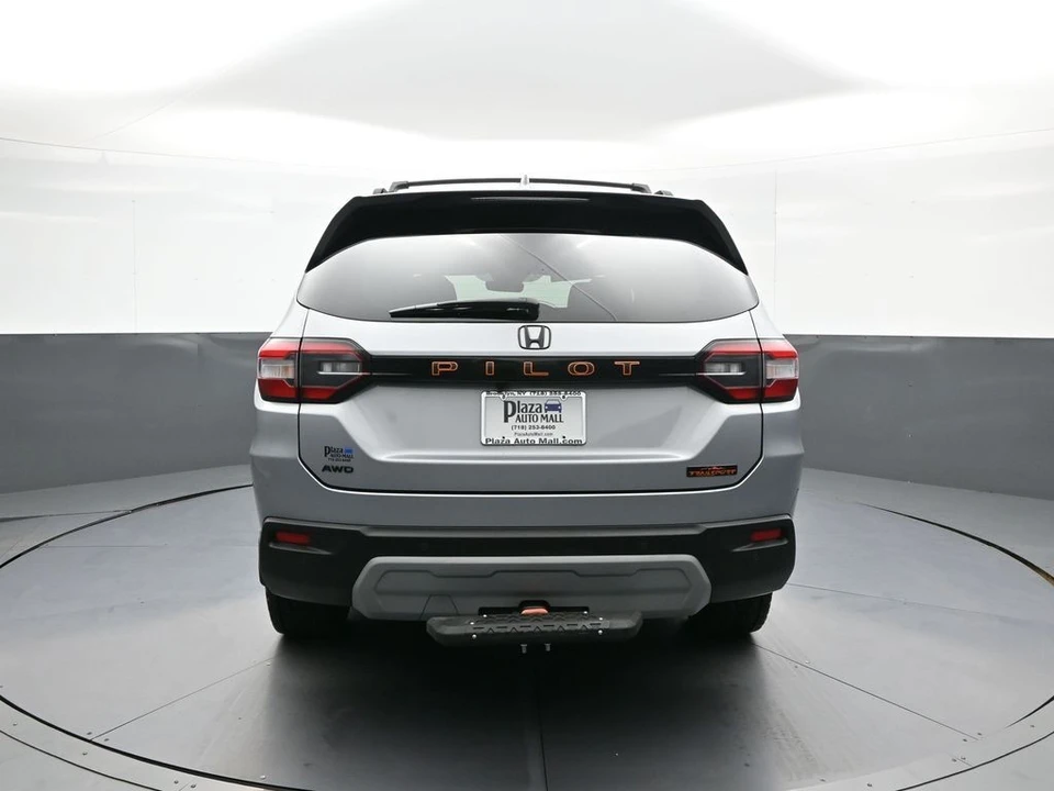 2025 Honda Pilot 4th Gen - Image 7 of 31
