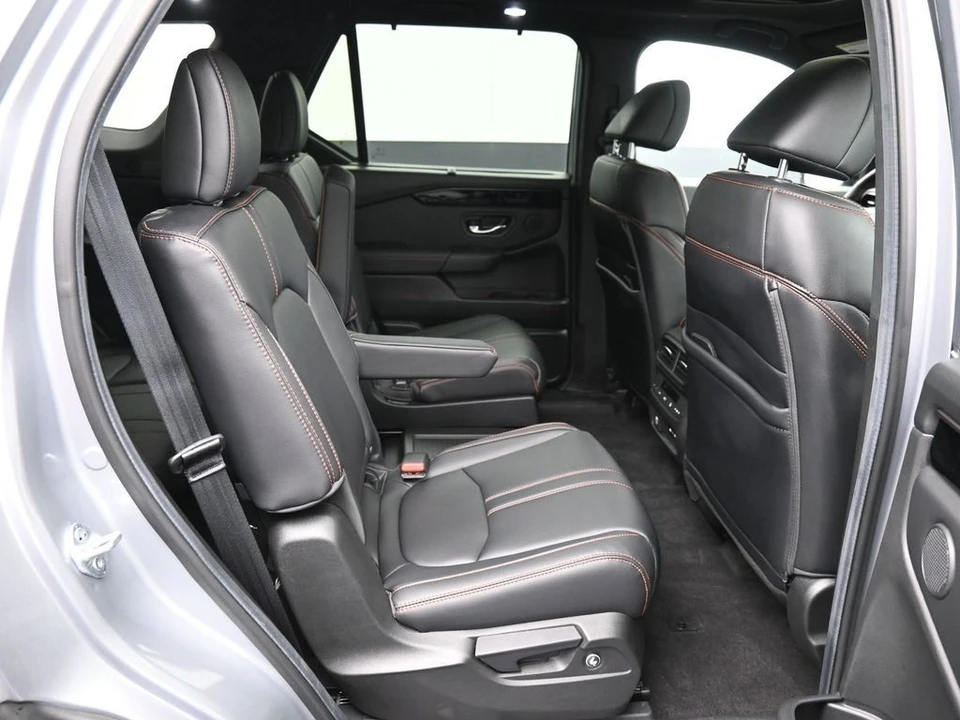 2025 Honda Pilot 4th Gen - Image 26 of 31